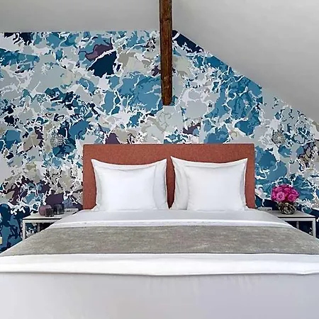 Eight Secrets Boutique By Dwellfort Apartahotel 4*